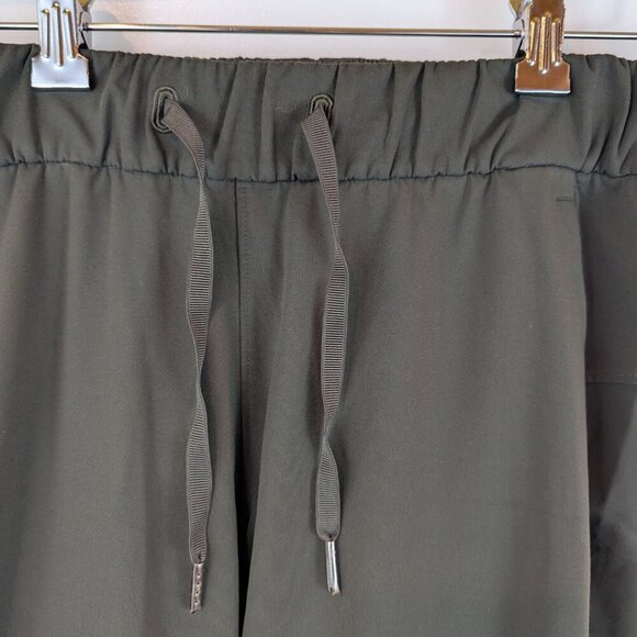 Lululemon Keep Moving Pant in Dark Green, Sz 4 - Picture 4 of 5